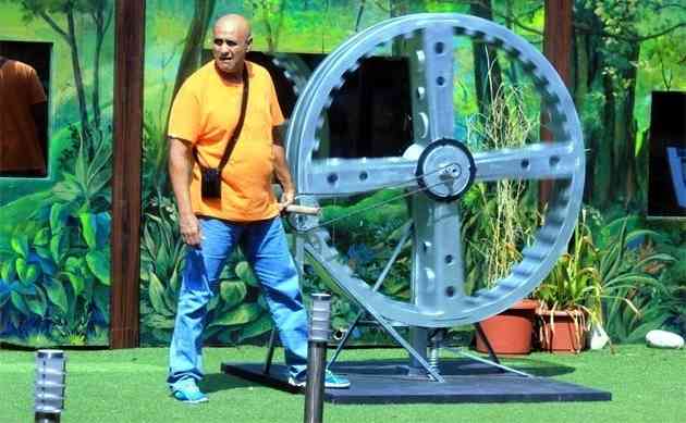Puneet-Issar-eviction-Bigg-Boss-8-house-compressed