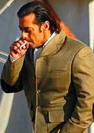 Salman Khan Smoking-Bollywood actors who smoke