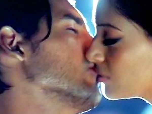 Bipasha Basu and John Abraham kiss