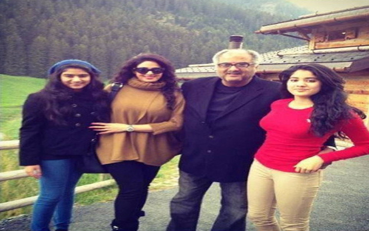 sridevi-with-family