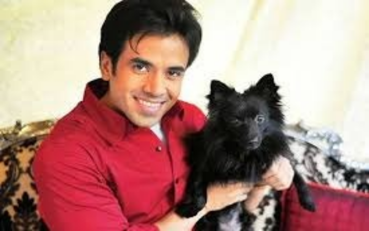 Famous-Indian-Celebrities-and-Their-Dogs – Compilation