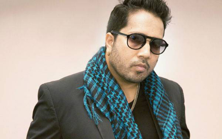 Mika-Singh-Again-Locked-Himself-with-Molestation-Charge