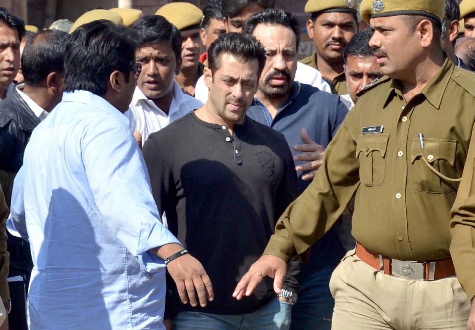 Salman Khan Is Banned To Share His Location On Social Media