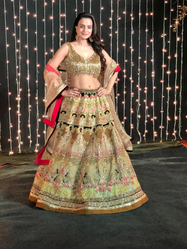 Ameesha Patel Looked Hot in Golden Lehnga