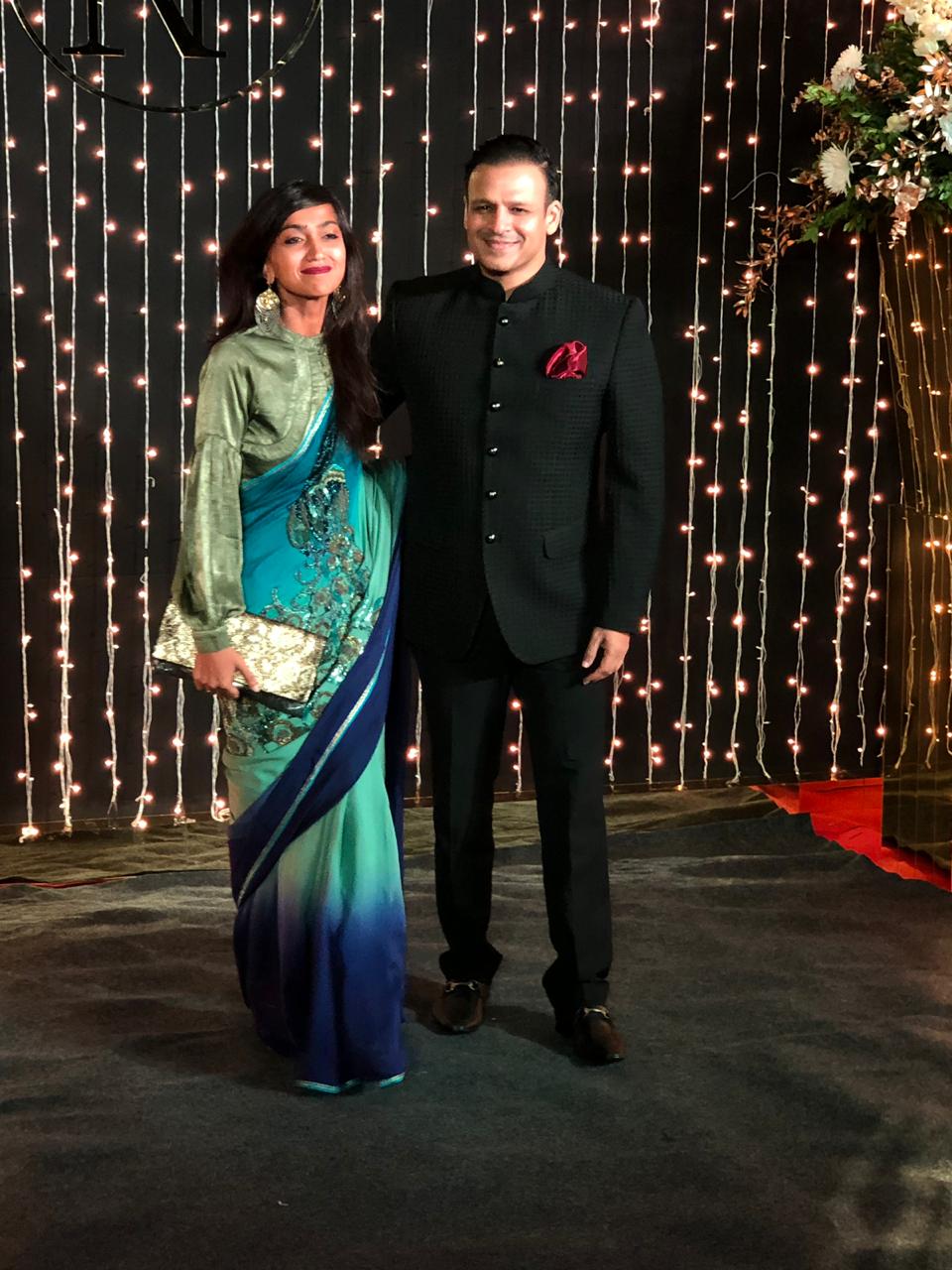 Vivek Oberoi Along with His Wife, Priyanka Looked Cool